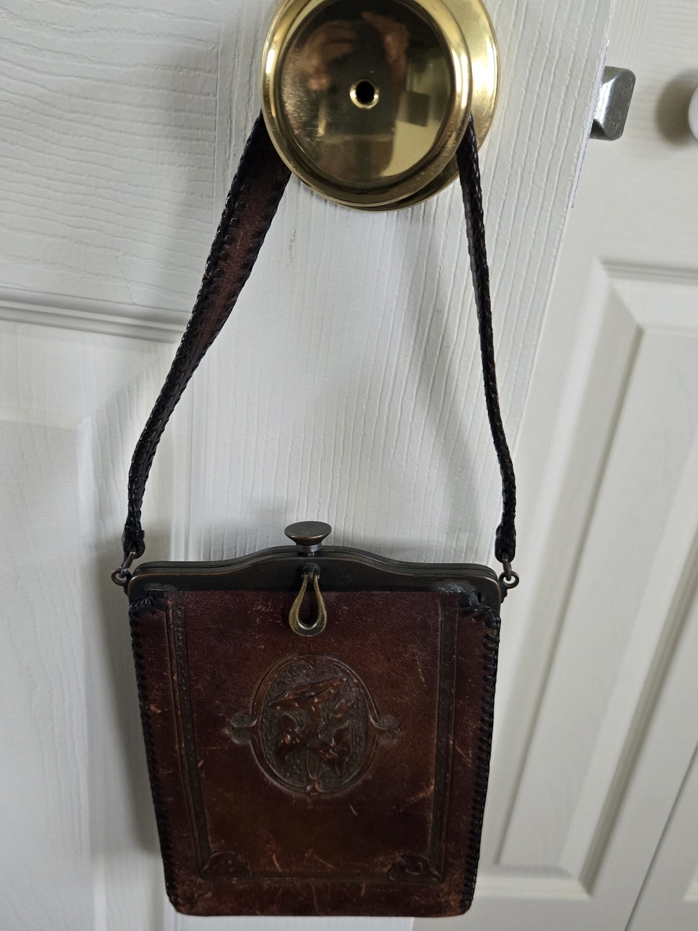 Vintage-Inspired Brown Leather Crossbody Purse